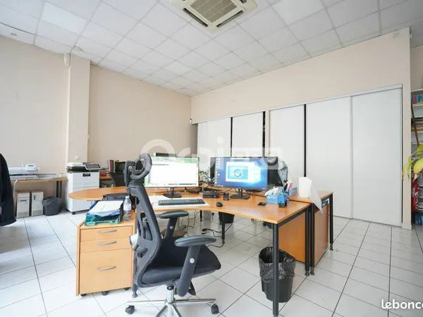 Bureau 246 m²