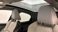 Toyota Yaris 116h Iconic 5p — photo 31