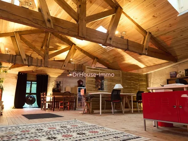 Bâtiment d'activité 380 m² sur 2 niveaux - Terrain 303 m² avec accès véhicule - Rocade 2 min, gare 5