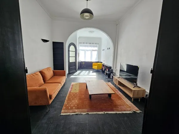 Chambre meublée