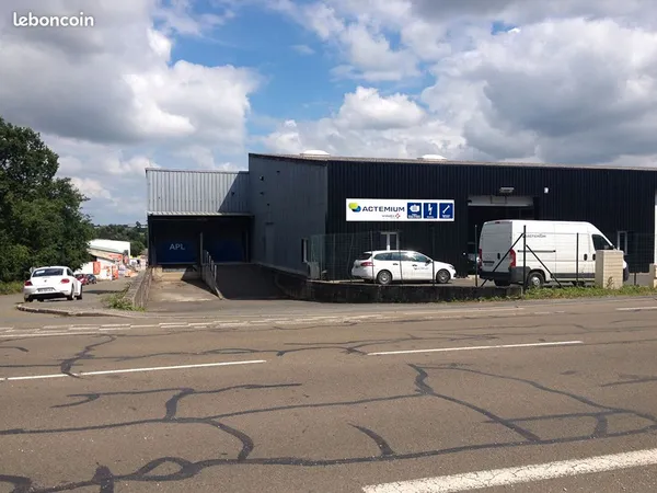 Bureaux, entrepôt 685 m² LAVAL