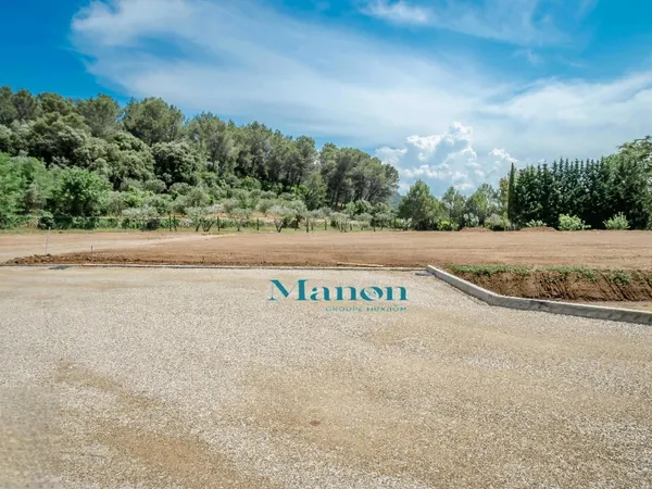 Terrain 439 m²