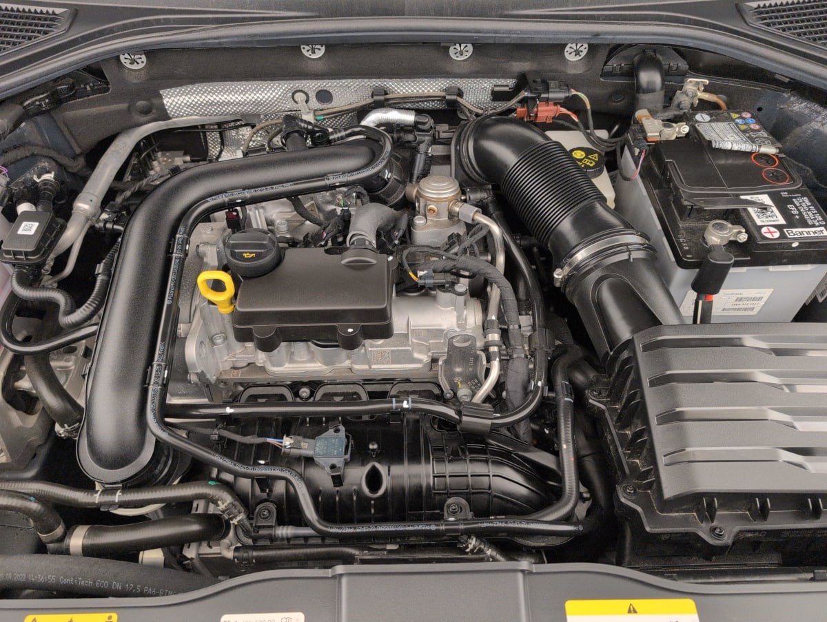 Volkswagen T-Roc — photo 21