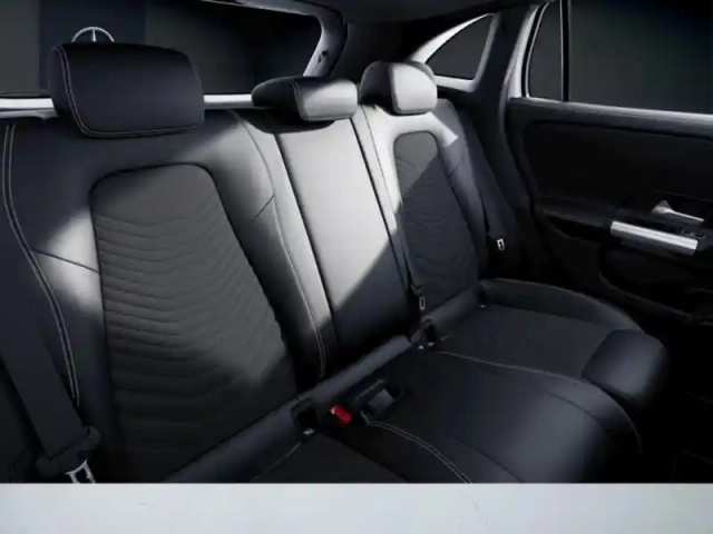 Mercedes Gla 180 progressive line — photo 22