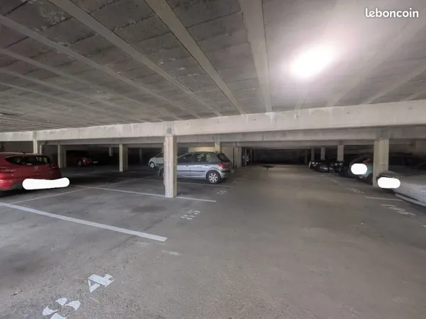 Place de parking sous terrain Brest