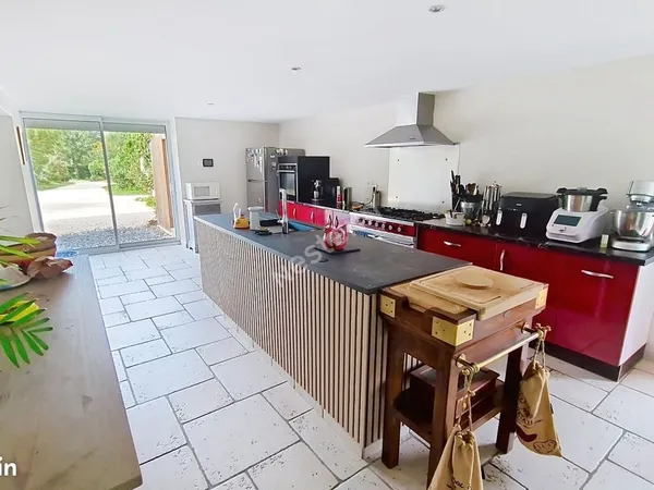 Maison 7 pièces 202 m²