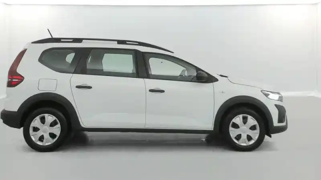Dacia Jogger tce 110 5 places gsr2 — photo 16