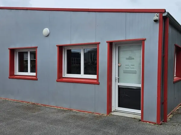 Location local Bureaux+Garage