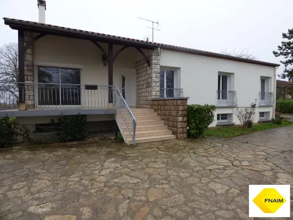 Maison T5 - 108 m² - Grand terrain