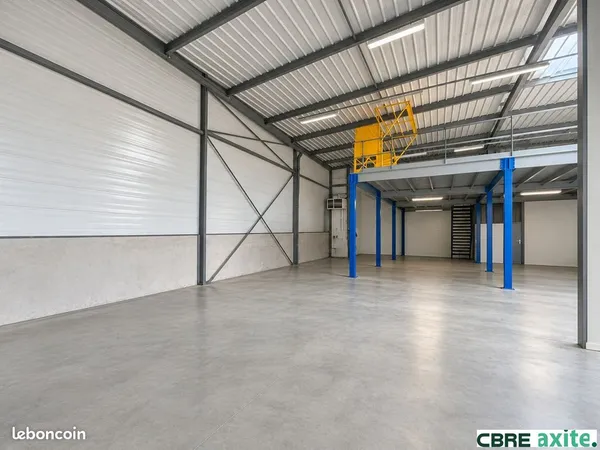 LOCAL D'ACTIVITE 545 m² FONTAINE