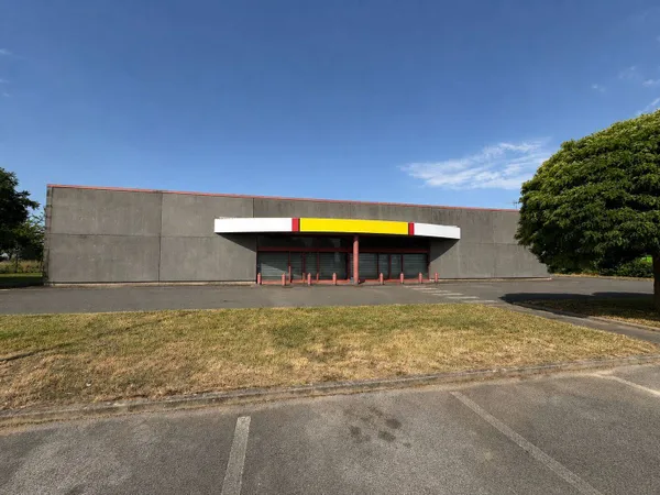 Local commercial 1198 m²