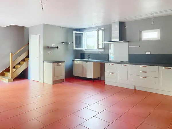 Maison 4 chambres et bureau a Cognac