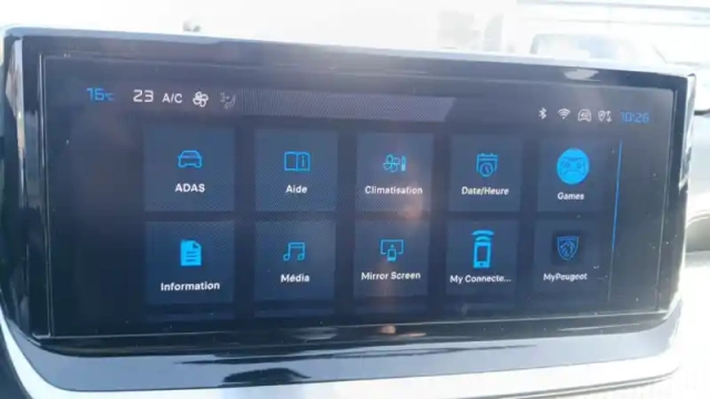 Peugeot 2008 hybrid 136 e-dcs6 — photo 20