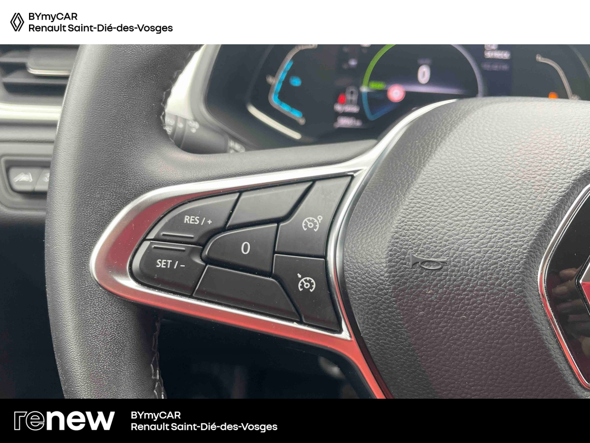 Renault Captur E-Tech full hybrid 145 — photo 19