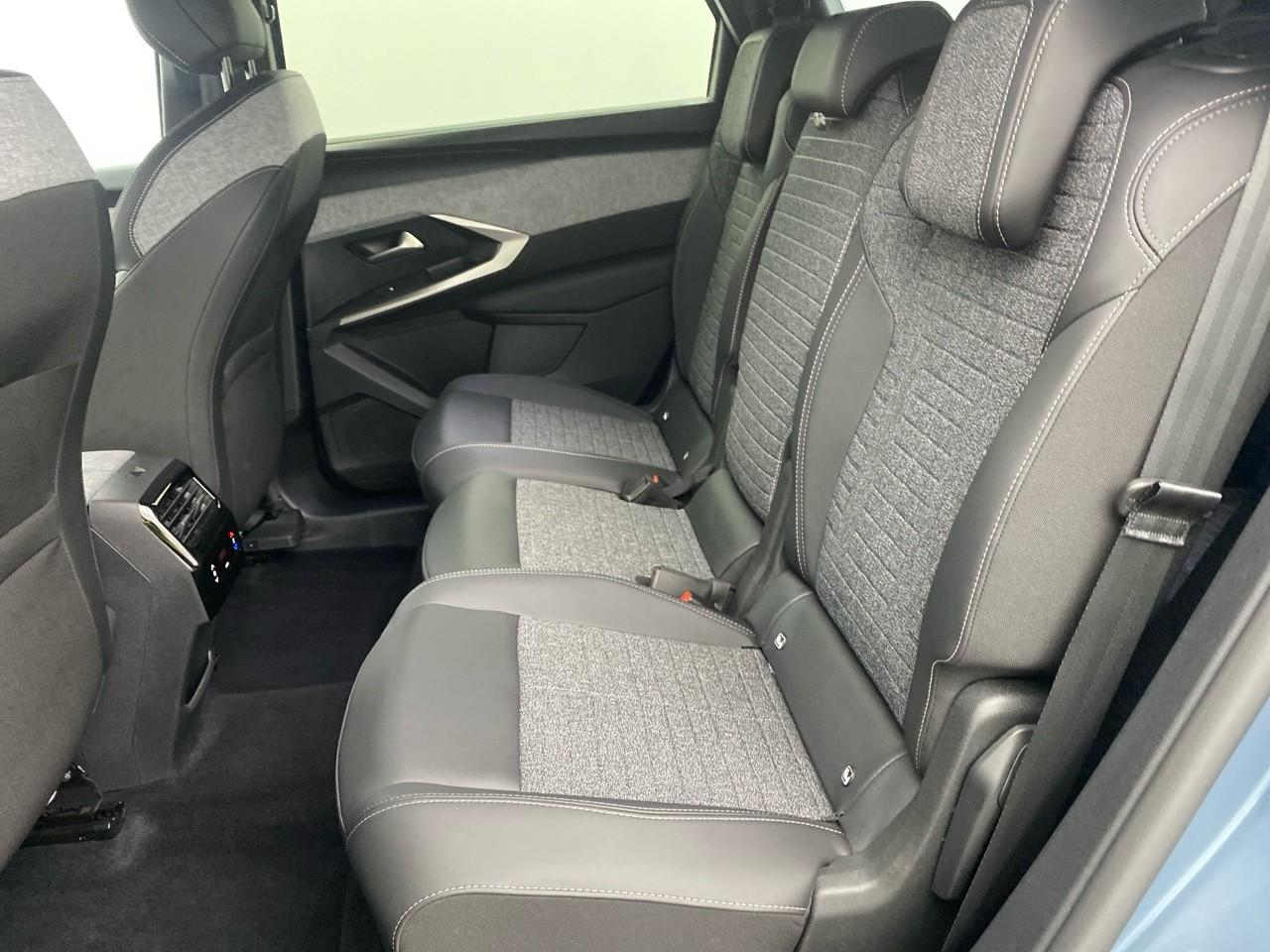 Peugeot 5008 hybrid 145 ch e-dcs6 allure — photo 10