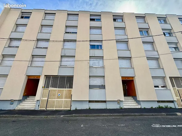 Parking/box 12 m² CLERMONT FERRAND