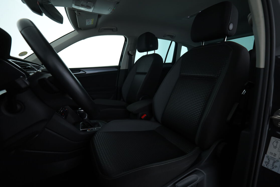Volkswagen Tiguan 2.0 TDI Active DSG7 — photo 9