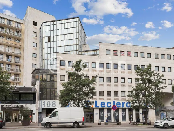 Bureaux 373 m²
