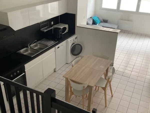 Grand T2 meublé St-Marc Douric