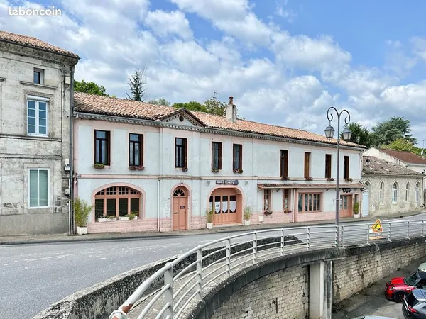Maison 12 pièces 350 m²