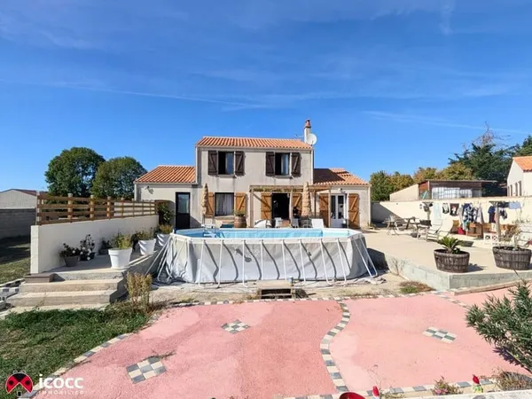 Maison familiale de 143 m² avec vie de plain-pied et grand garage