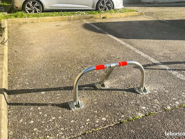 Place de parking extérieur A LOUER - Résidence sécurisée - Centre-ville de Brie