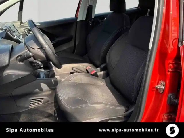 Peugeot 208 1.2 puretech 110ch s&amp;s bvm5 — photo 9