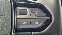 Peugeot 2008 1.2 PureTech 130ch S&S Allure EAT8 — photo 17