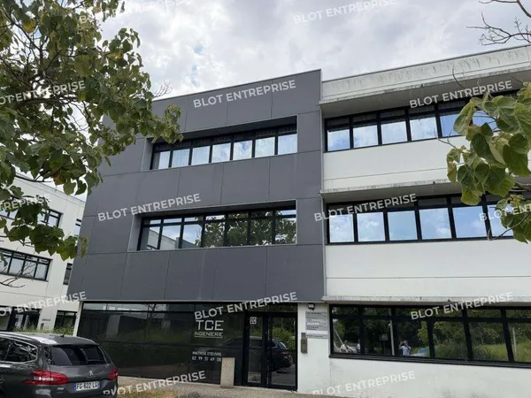 A vendre à louer bureaux 340m² à Rennes
