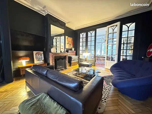 Maison 7 pièces 214 m²