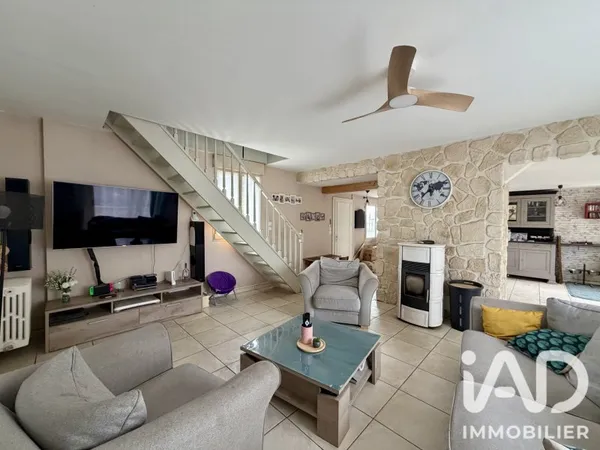 Maison 8 pièces 246 m²