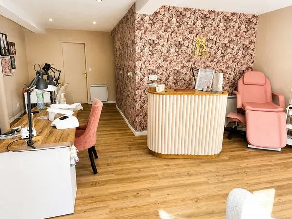 Appartement T2 possible (accord mairie) ou local commercial - Centre historique - 43 m²