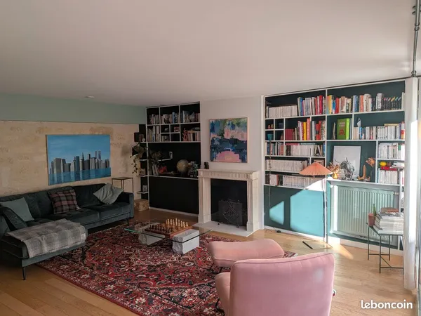 Duplex Chartrons/Jardin Public - dernier étage avec 3 chambres, 27 m² de terrasse, parking fermé