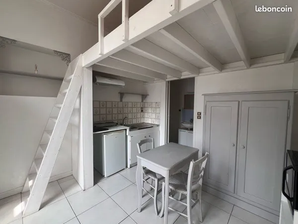 Loue studio meublé