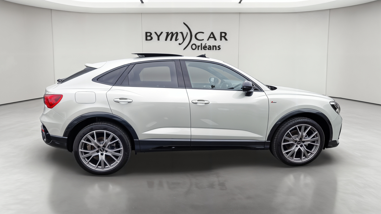 Audi Q3 Sportback 35 TFSI 150 ch S tronic 7 — photo 6