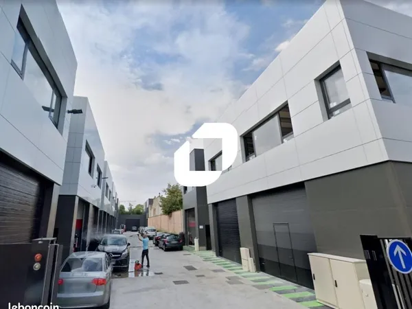 Local d'activité 223 m²