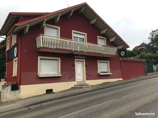 Maison 310 m² à Bruebach : Local commercial + Appartement T3 - 1 200