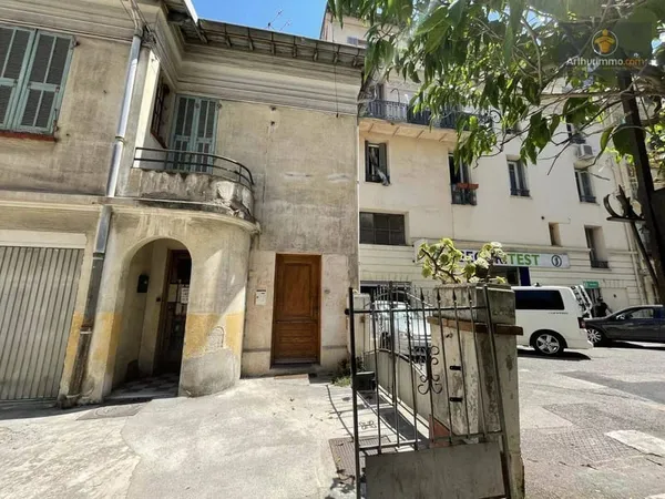 Local 6 pièces 86 m²