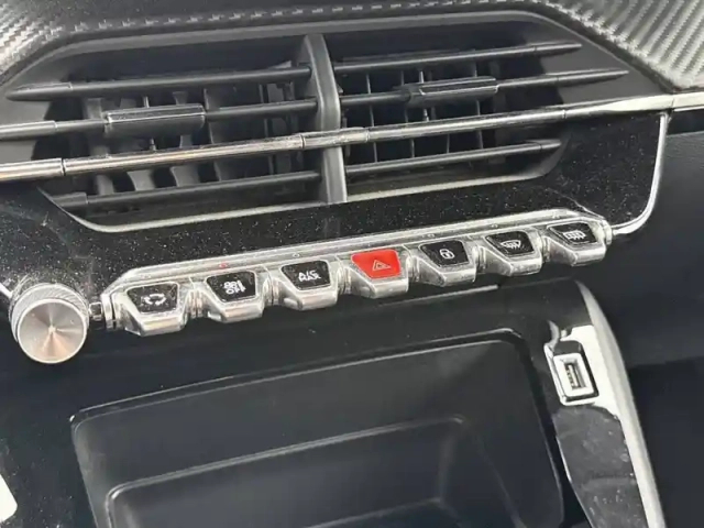 Peugeot 208 puretech 75 s&amp;s bvm5 — photo 23