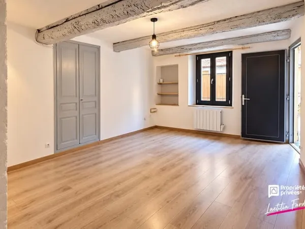STUDIO Vidauban Proche Parking et commodités