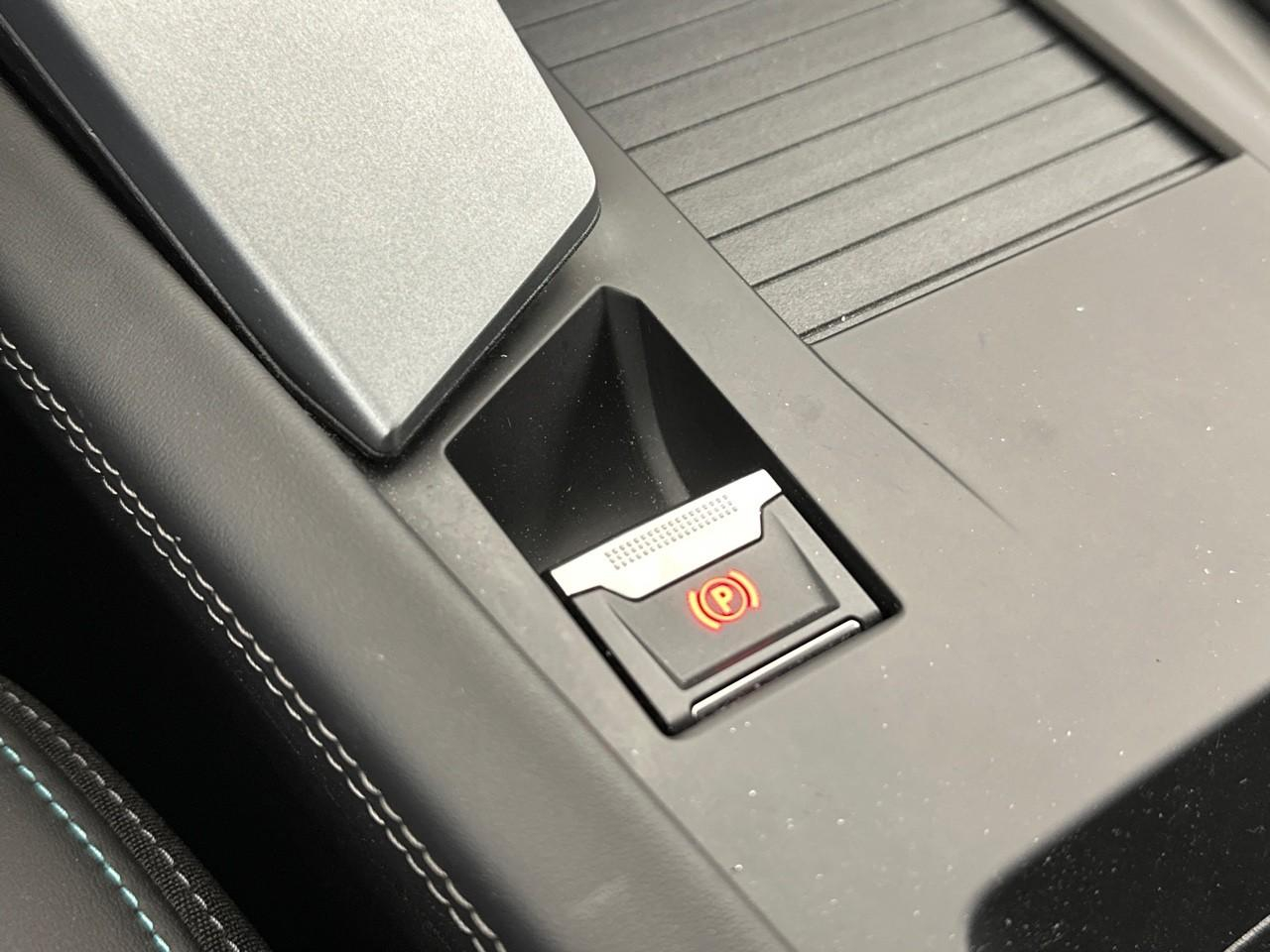 Peugeot 308 phev 180 e-eat8 allure pack — photo 30