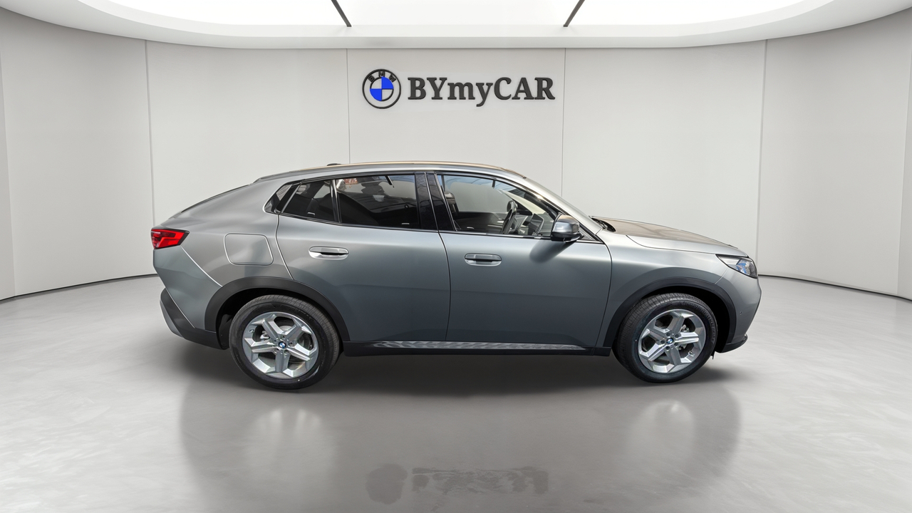 BMW iX2 eDrive20 204ch BVA — photo 6