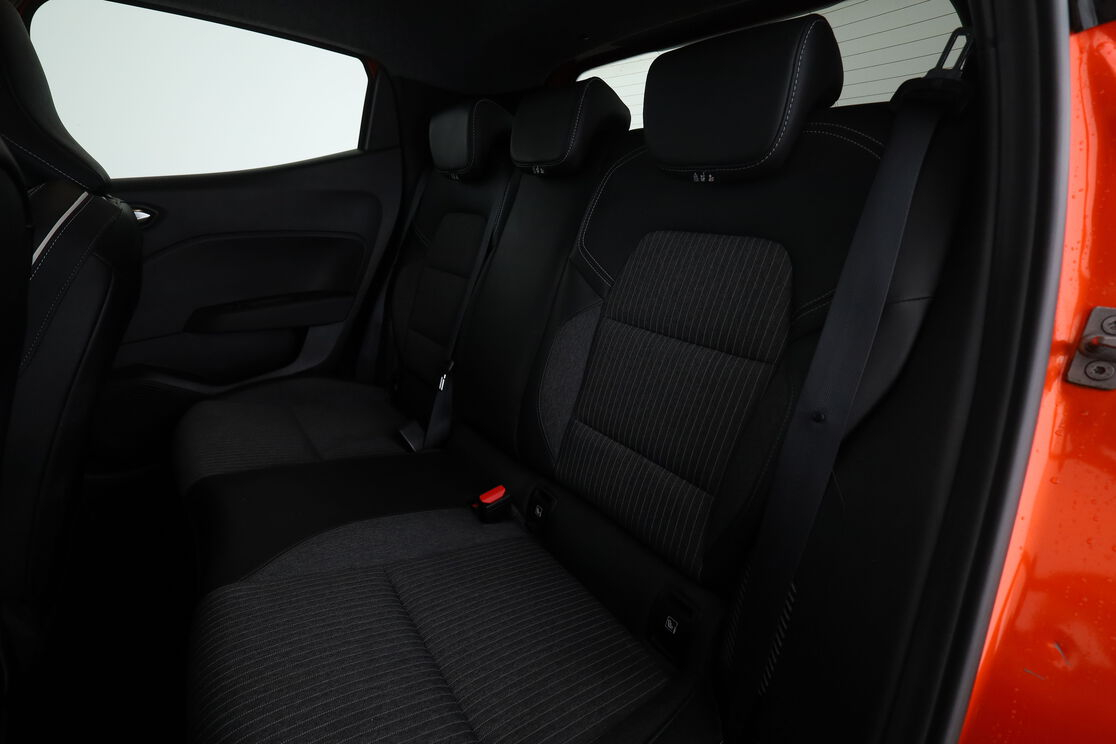 Renault Clio 1.6 E-Tech Hybride Techno — photo 13