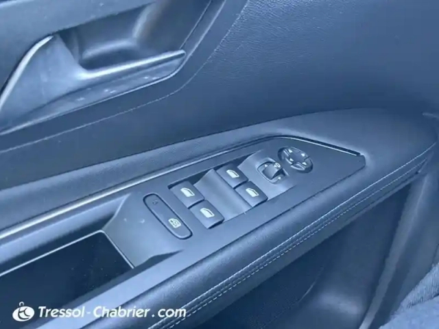 Peugeot 3008 bluehdi 130ch s&amp;s eat8 crossway — photo 28