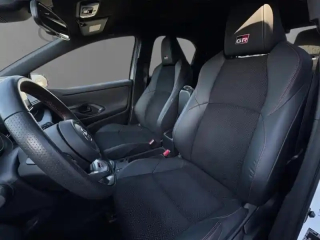 Toyota Yaris hybride 116h gr sport techno — photo 10