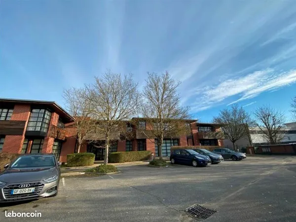 Bureaux 1126 m² GUYANCOURT