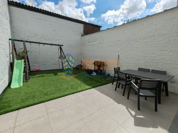 Maison familiale 4 chambres, jardin et parking en centre ville