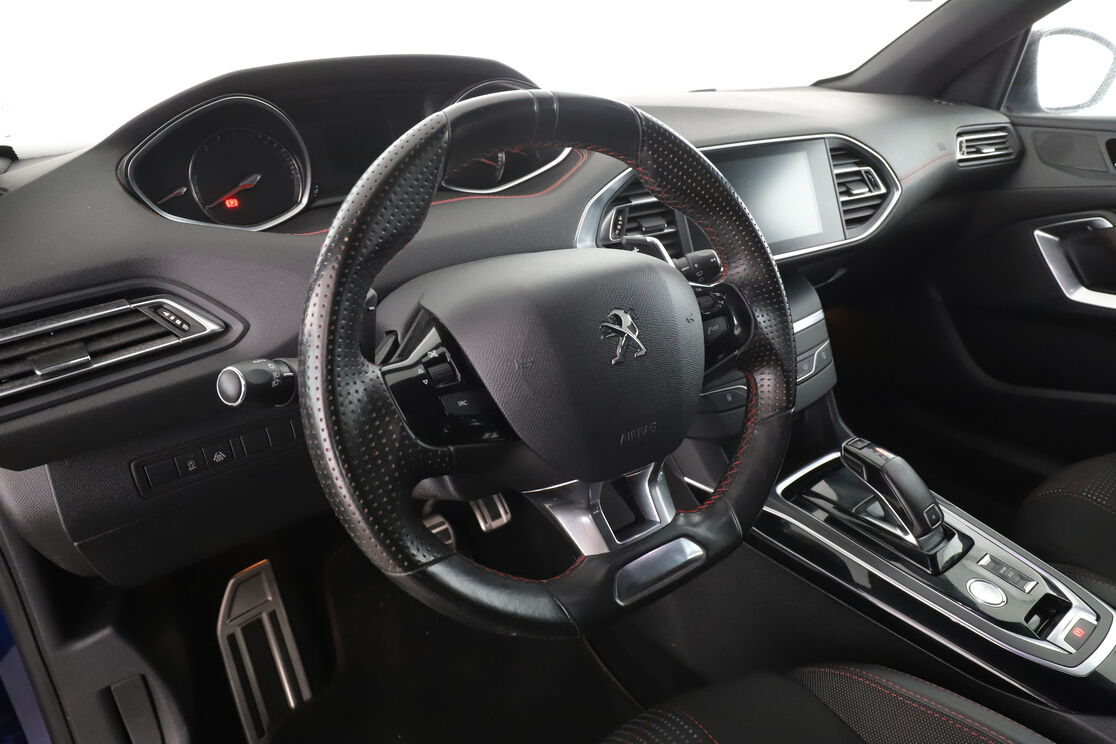 Peugeot 308 1.2 PureTech GT Line EAT8 — photo 10