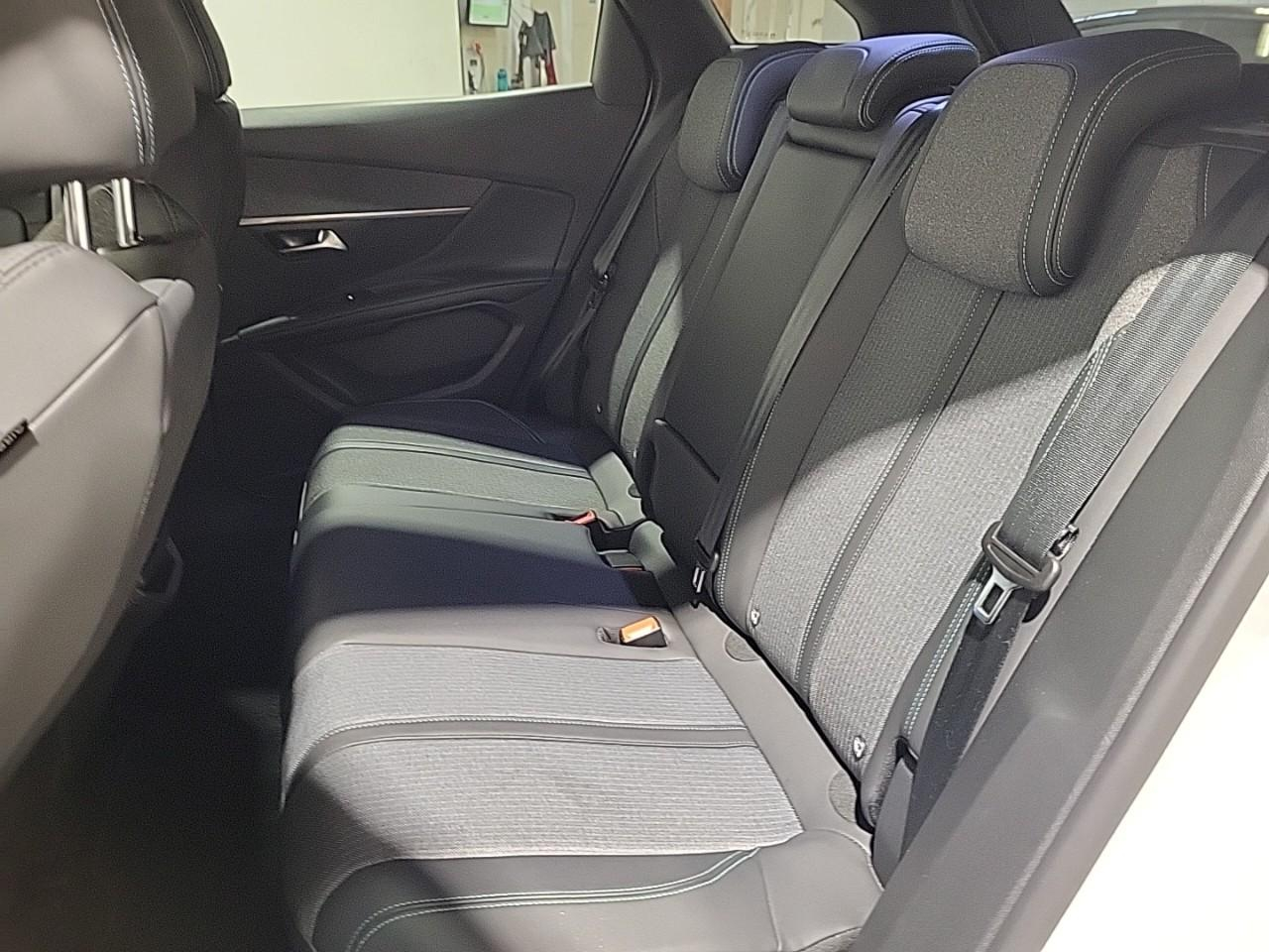 Peugeot 3008 bluehdi 130ch s&s eat8 allure pack — photo 13