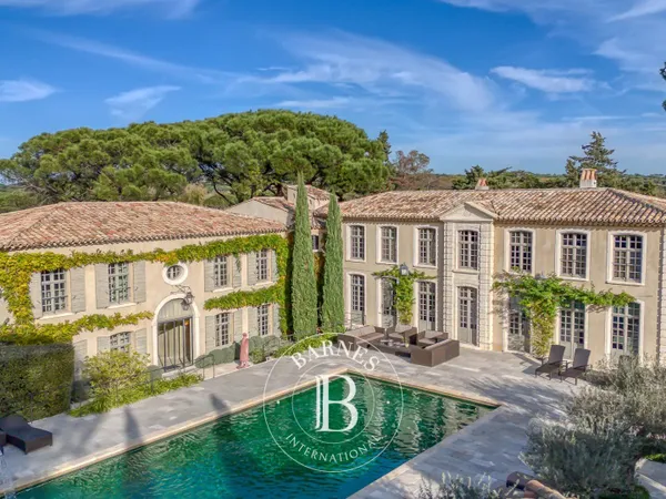 SAINT-TROPEZ - CANOUBIERS - 6 CHAMBRES - PLAGE A PIED